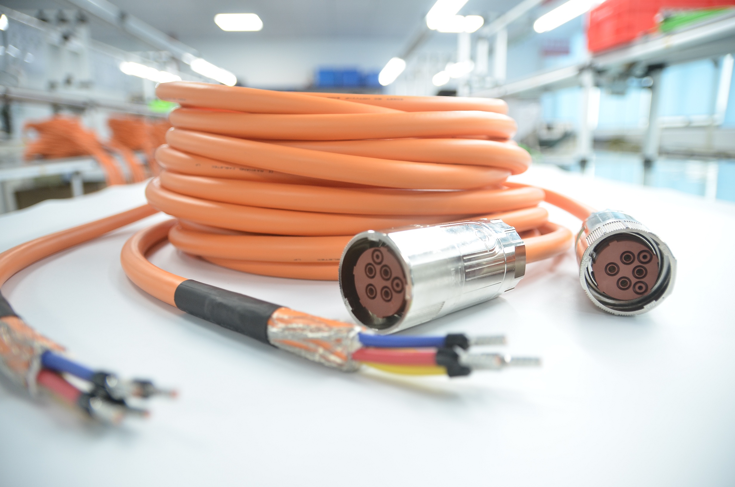 伺服电机单电缆